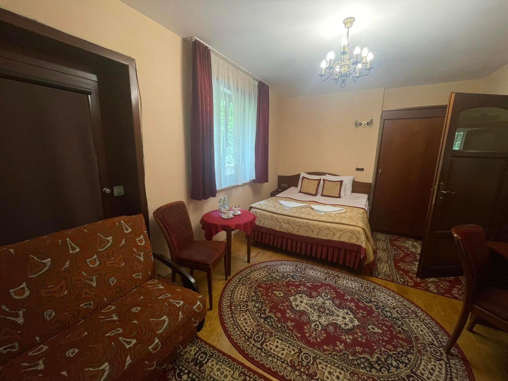 Pensjonat Szach Krynica Zdroj Buitenkant foto