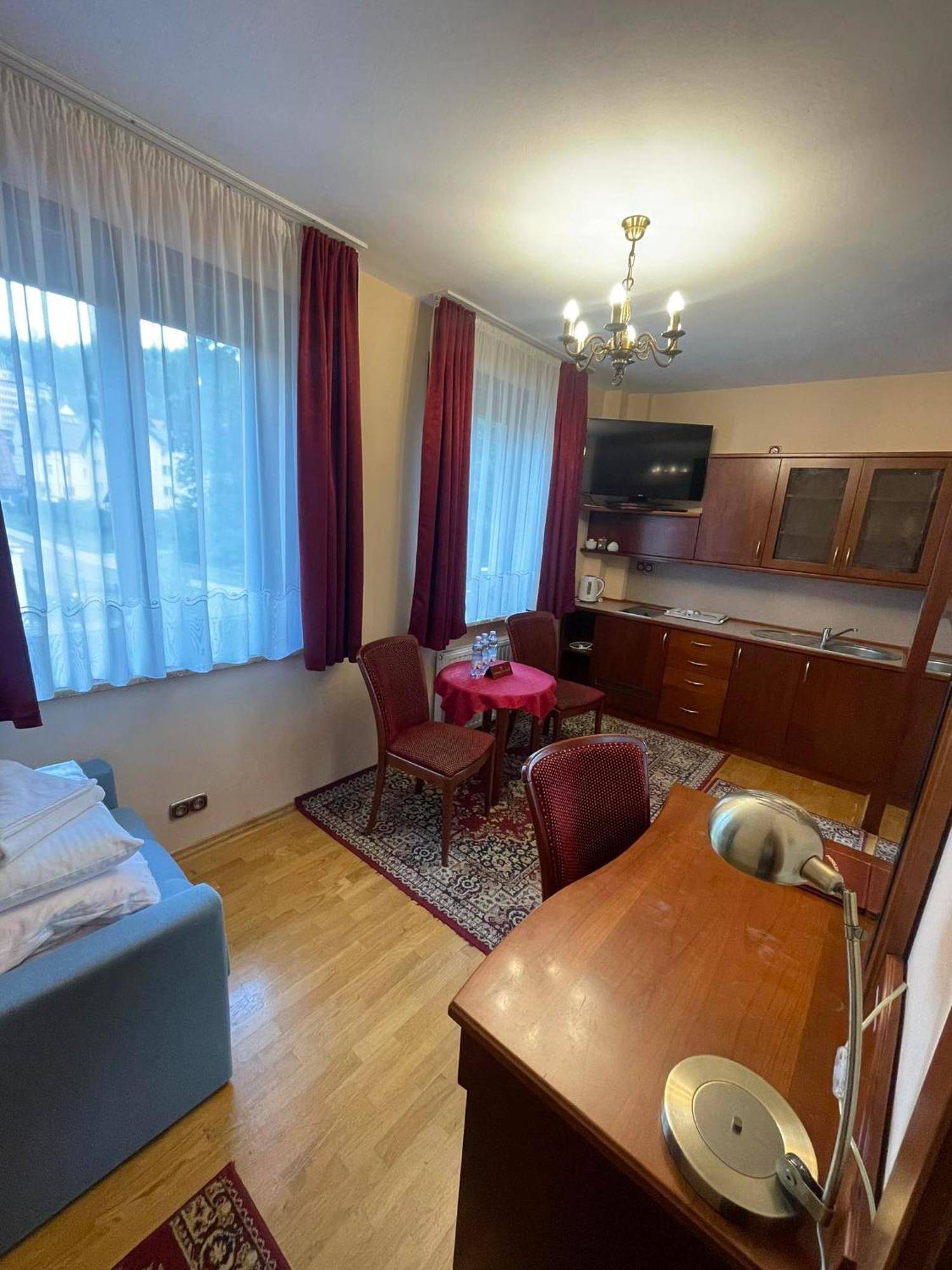 Pensjonat Szach Krynica Zdroj Buitenkant foto